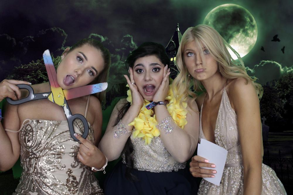 Silvermere Notre Dame  | View more photos from the event at gallery.myphotoboothexperience.co.uk/u/MyPhotoBoothExperienceLtd/Silvermere-Notre-Dame